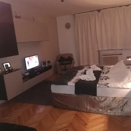 Heni Apartment