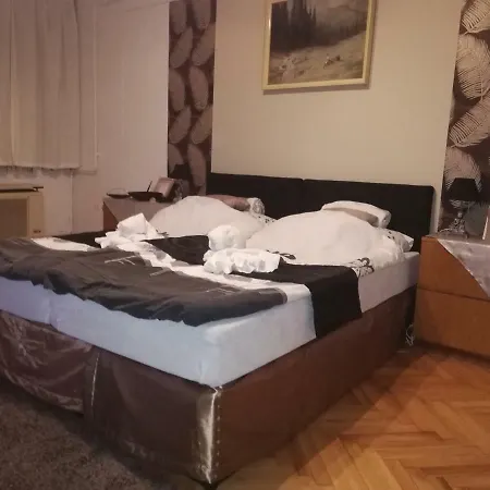 Apartment Heni *